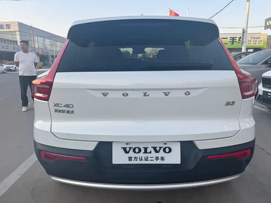 Volvo XC40 — фото 4