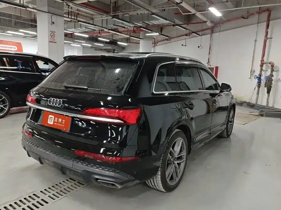 Audi Q7 — фото 3