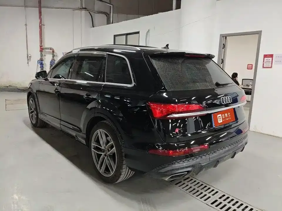 Audi Q7 — фото 5