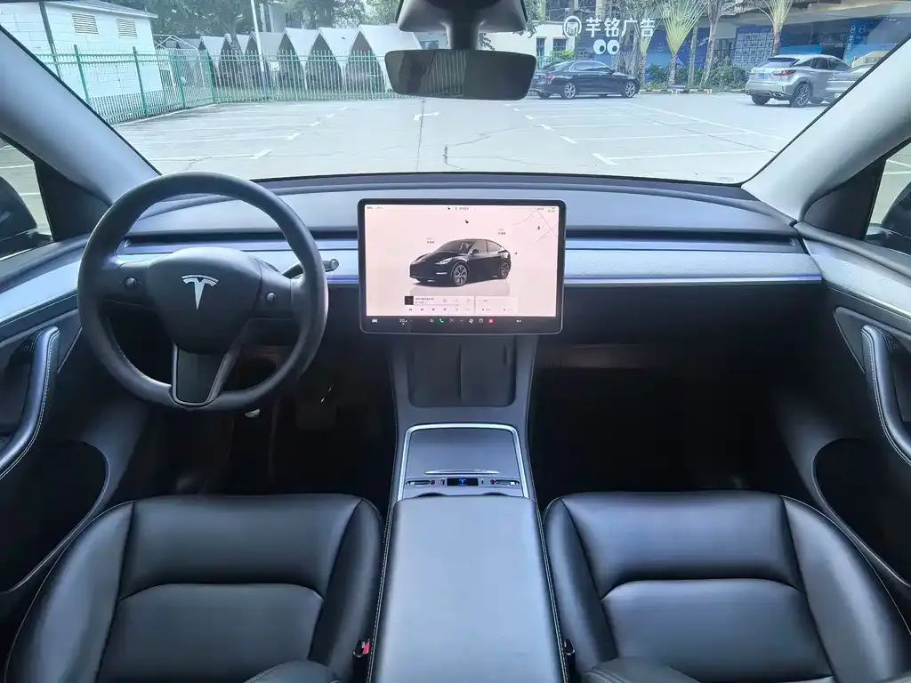 Tesla Model Y — фото 6