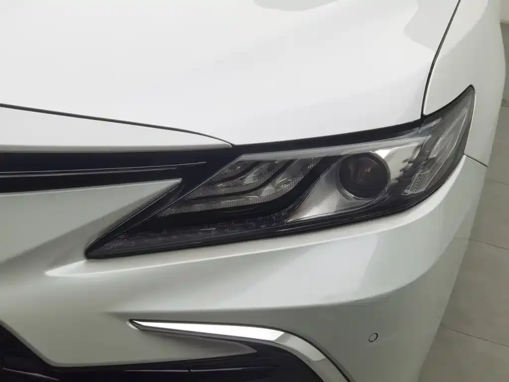 Toyota Camry — фото 7