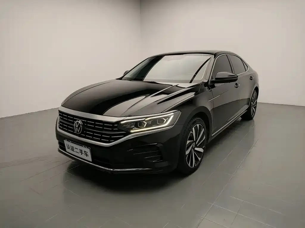 Volkswagen Passat — фото 1