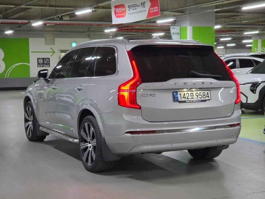 Volvo XC90 — фото 8