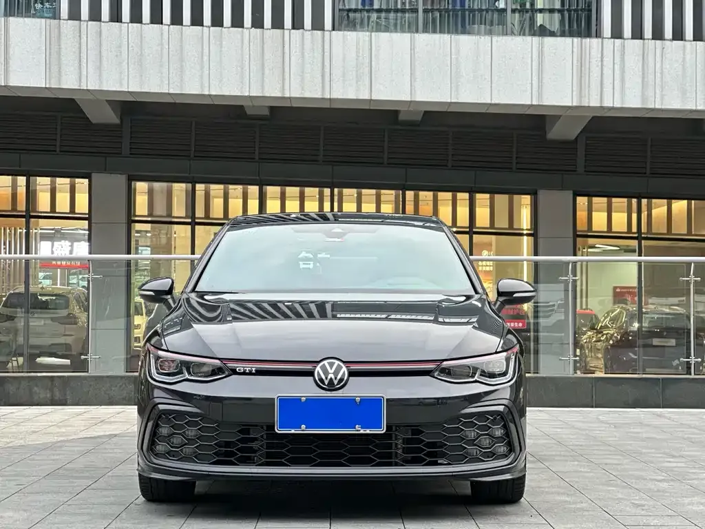 Volkswagen Golf GTI — фото 10