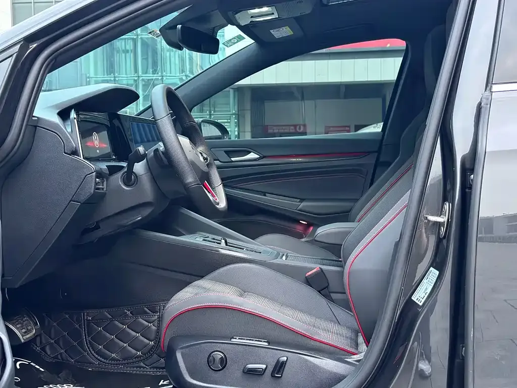 Volkswagen Golf GTI — фото 8