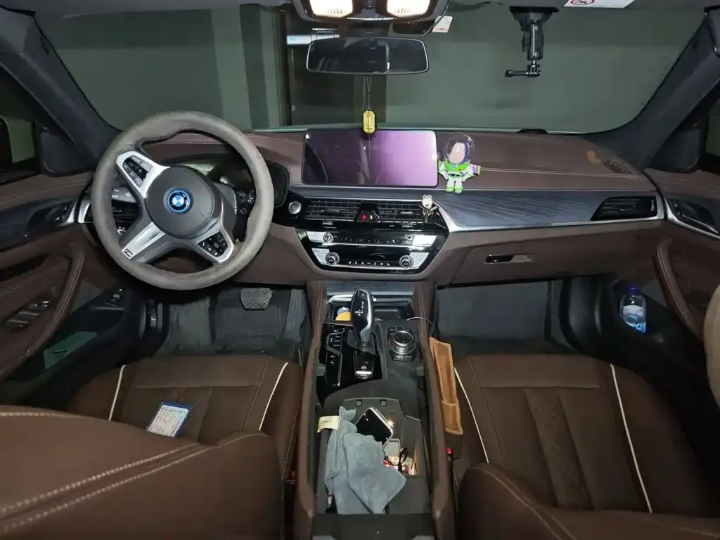 BMW 5 Series New Energy — фото 2