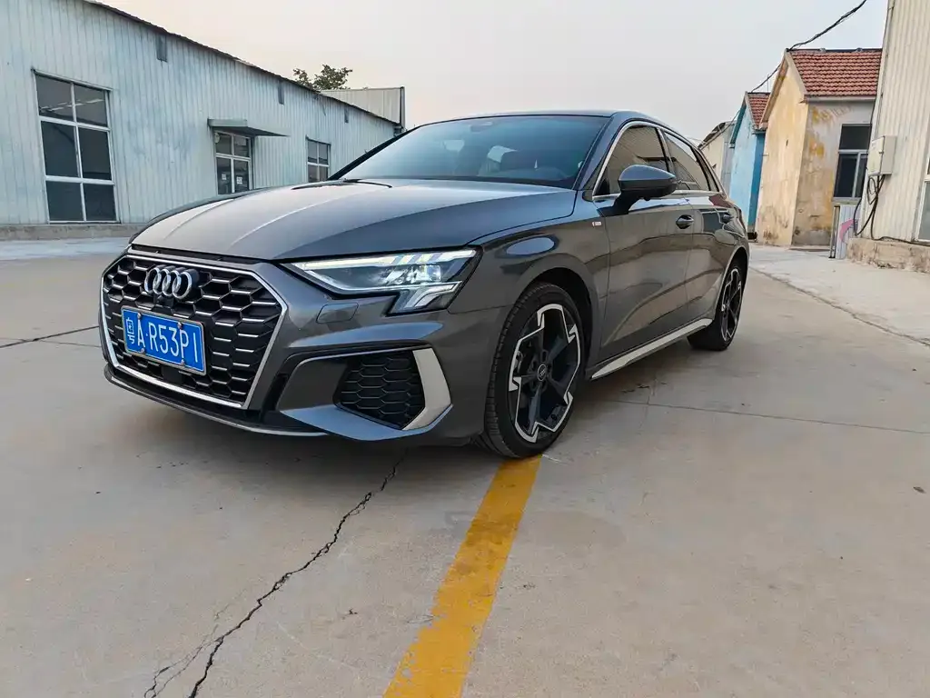 Audi A3 — фото 1