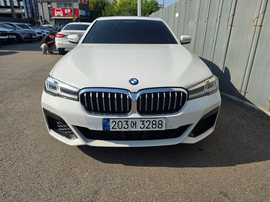BMW 5-Series — фото 1