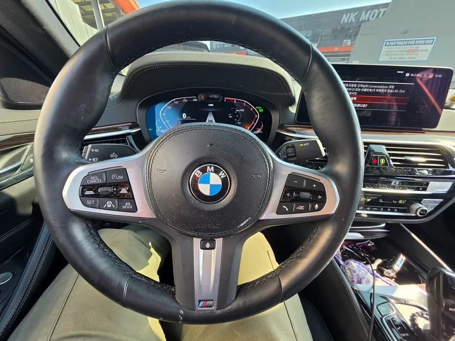 BMW 5-Series — фото 10