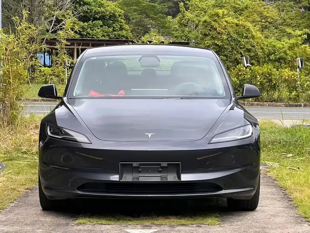 Tesla Model 3 — фото 7