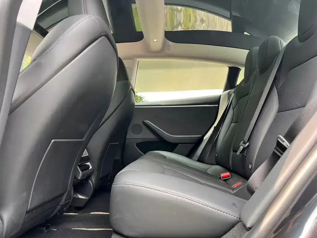 Tesla Model 3 — фото 3