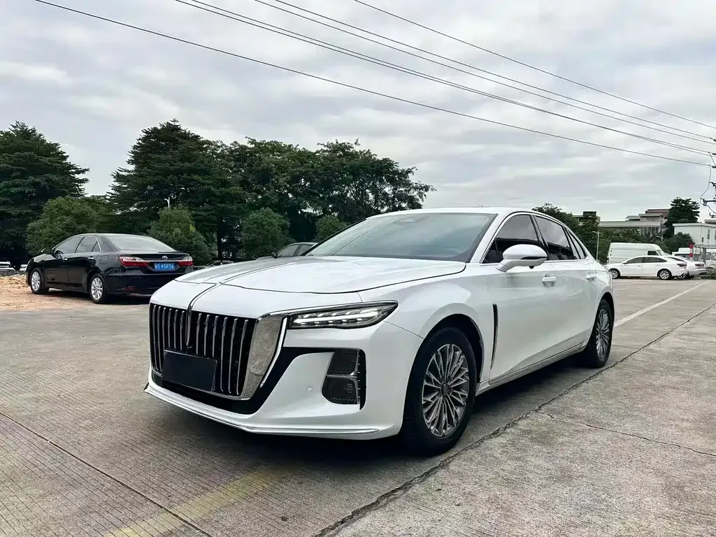 Hongqi H5 — фото 1