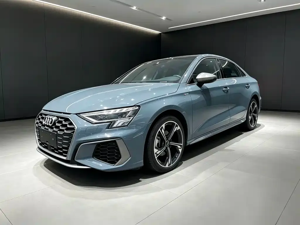 Audi A3 — фото 1