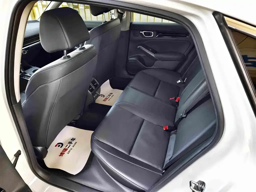 Honda Civic — фото 7