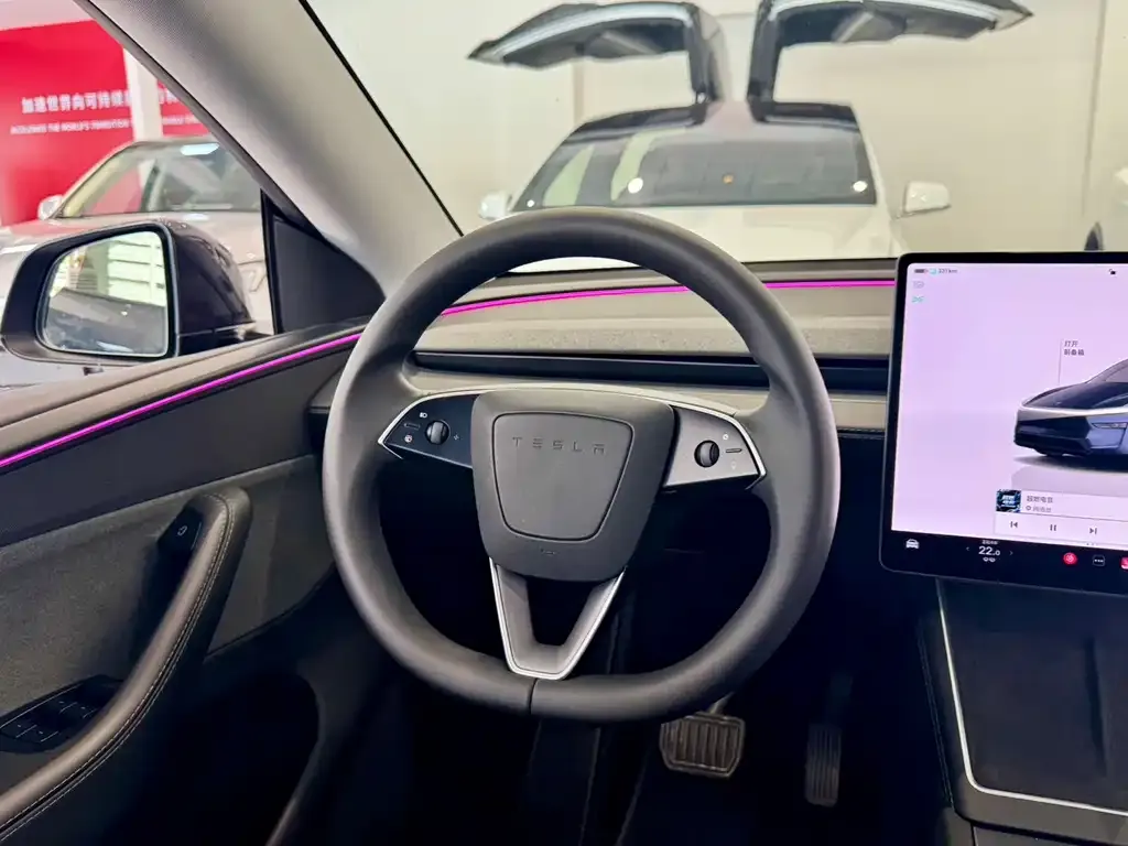 Tesla Model Y — фото 6