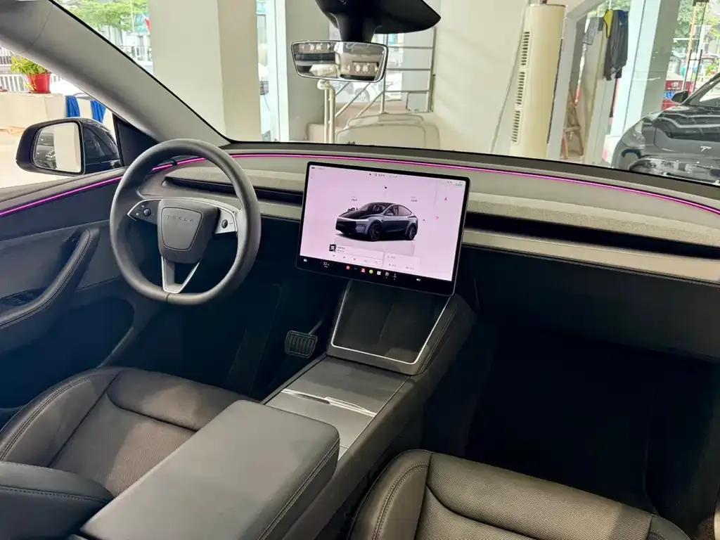 Tesla Model Y — фото 3
