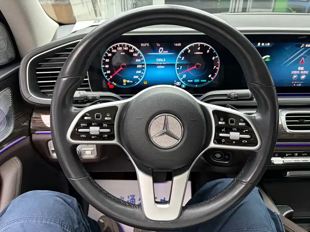 Mercedes-Benz GLS — фото 2