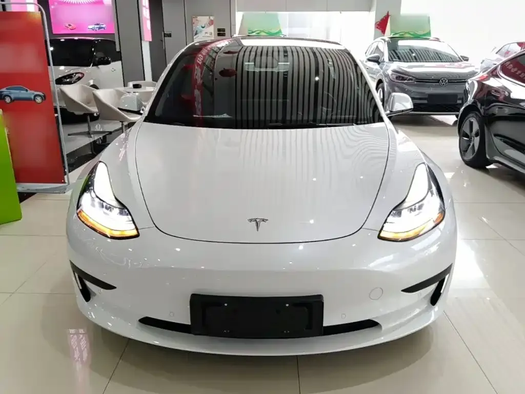 Tesla Model 3 — фото 4