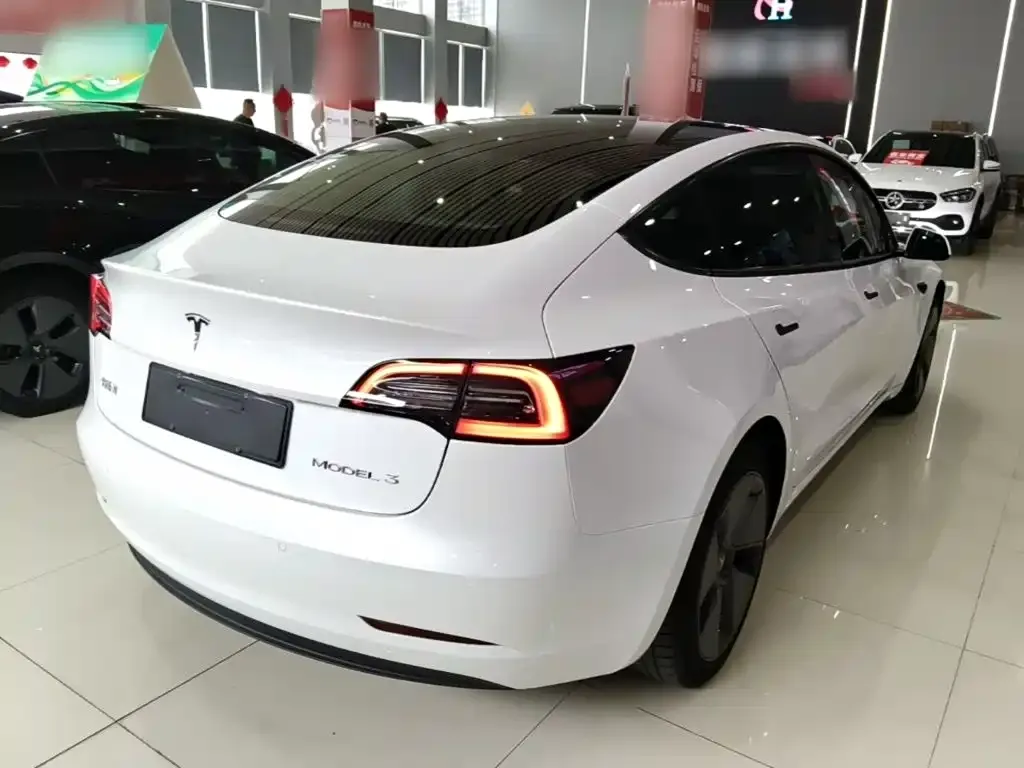 Tesla Model 3 — фото 6