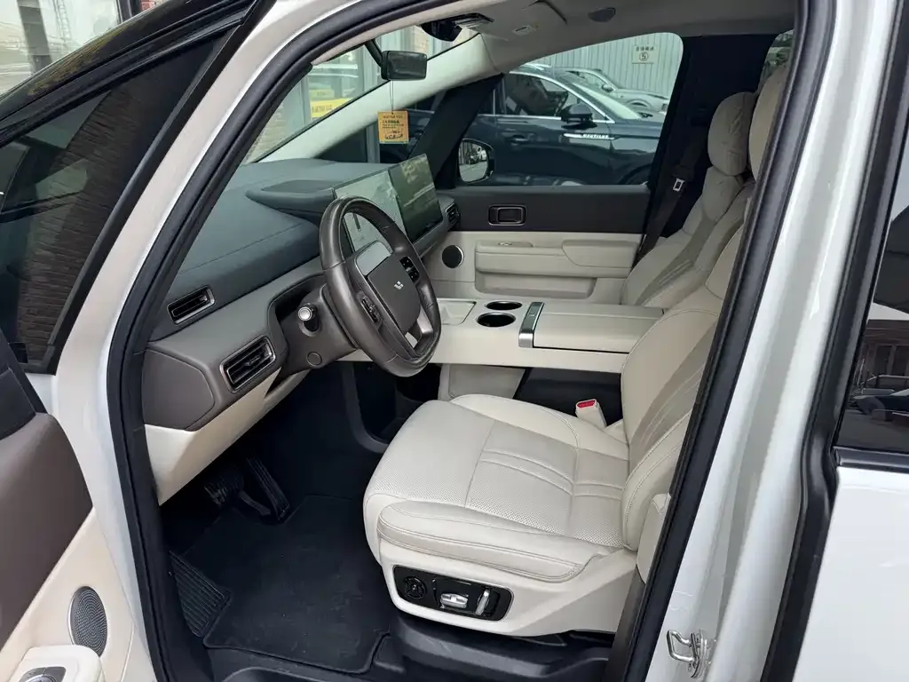 Li Auto MEGA — фото 4