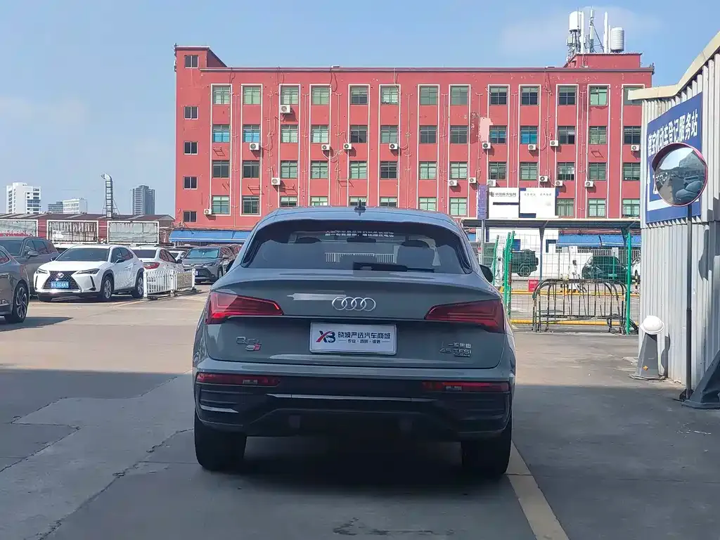 Audi Q5L Sportback — фото 8