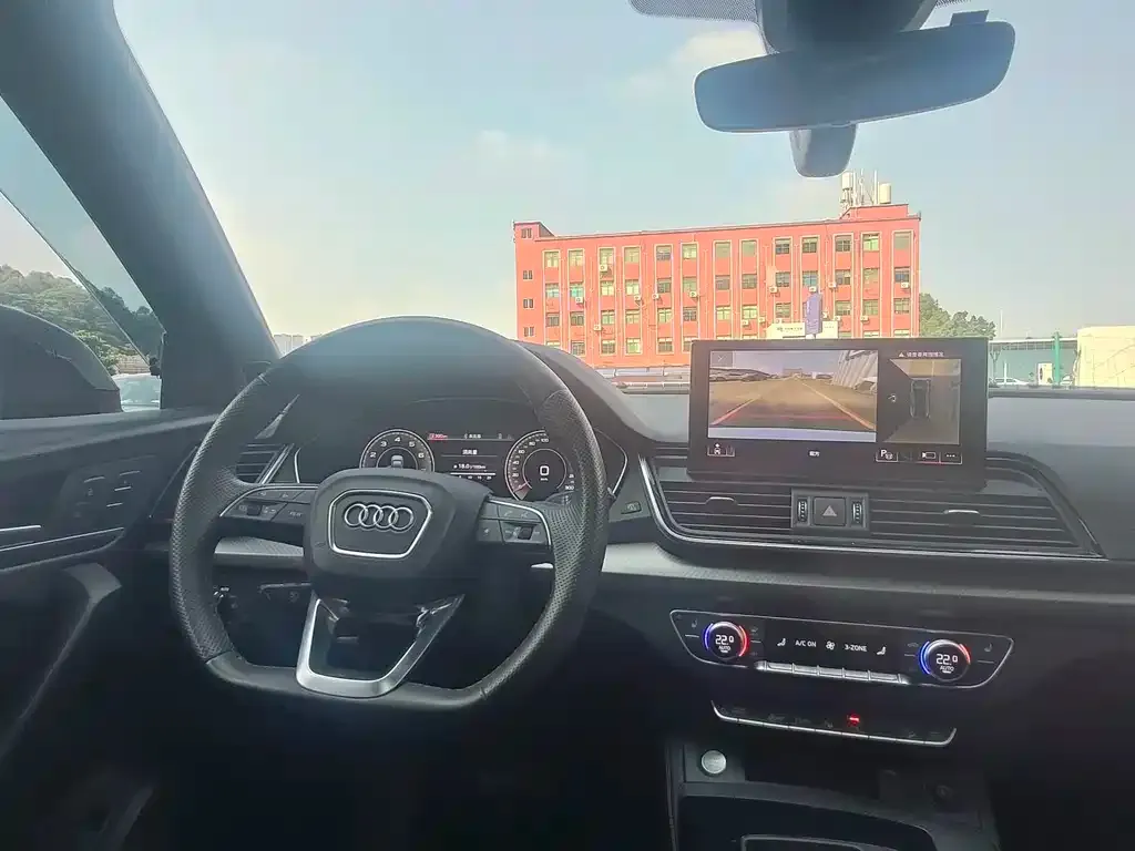 Audi Q5L Sportback — фото 9