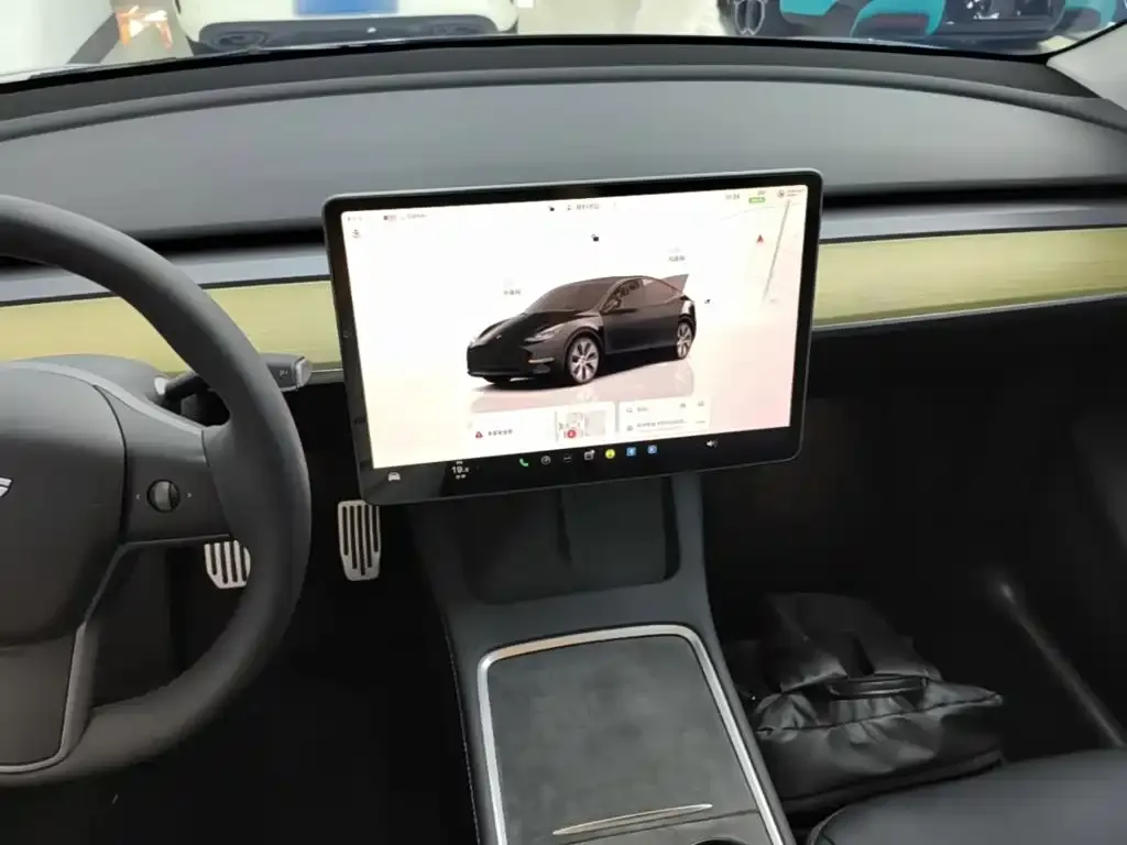 Tesla Model Y — фото 4