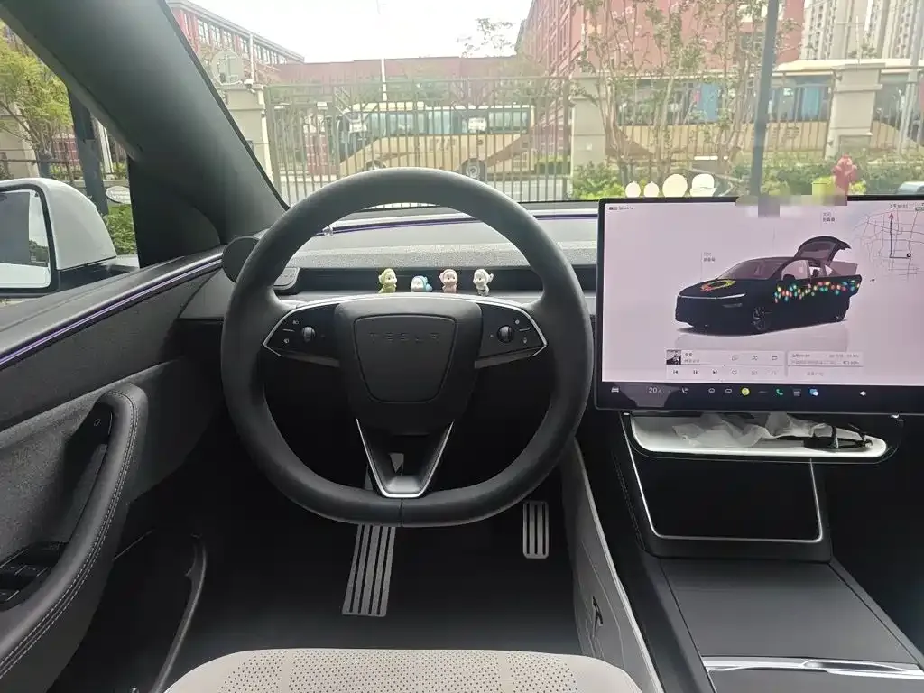 Tesla Model Y — фото 8