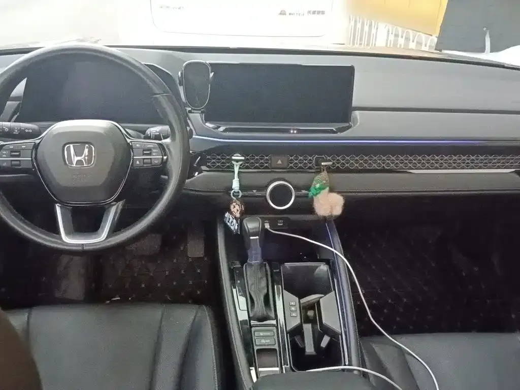 Honda Accord — фото 10