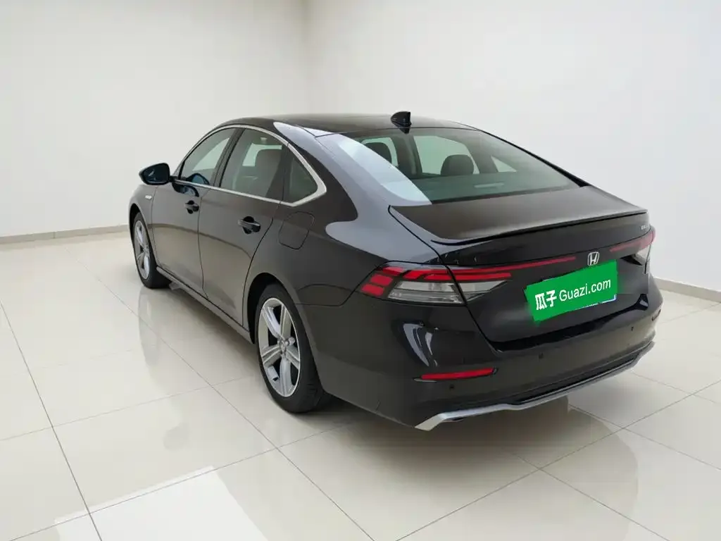 Honda Accord — фото 9