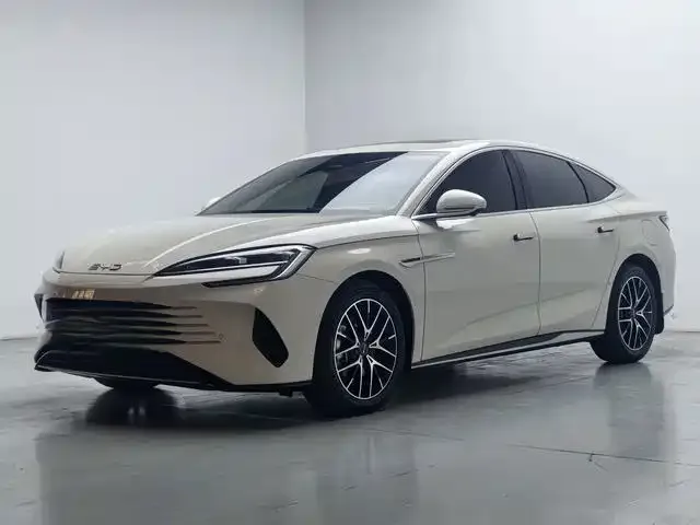 BYD Seal — фото 1