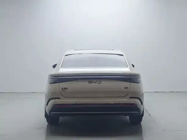 BYD Seal — фото 4