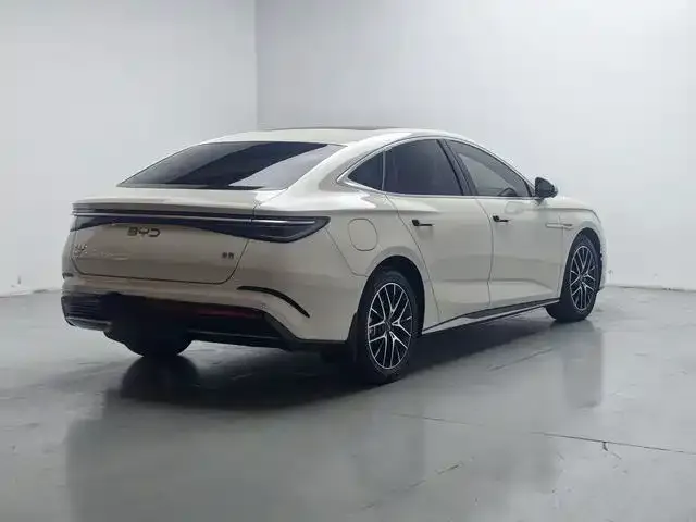 BYD Seal — фото 7