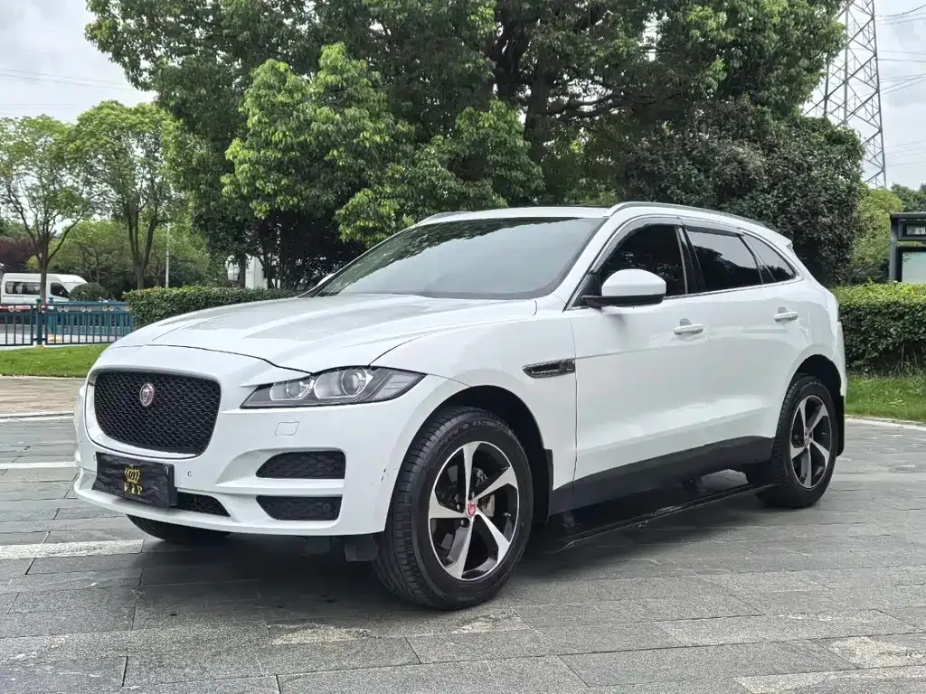 Jaguar F-PACE — фото 1