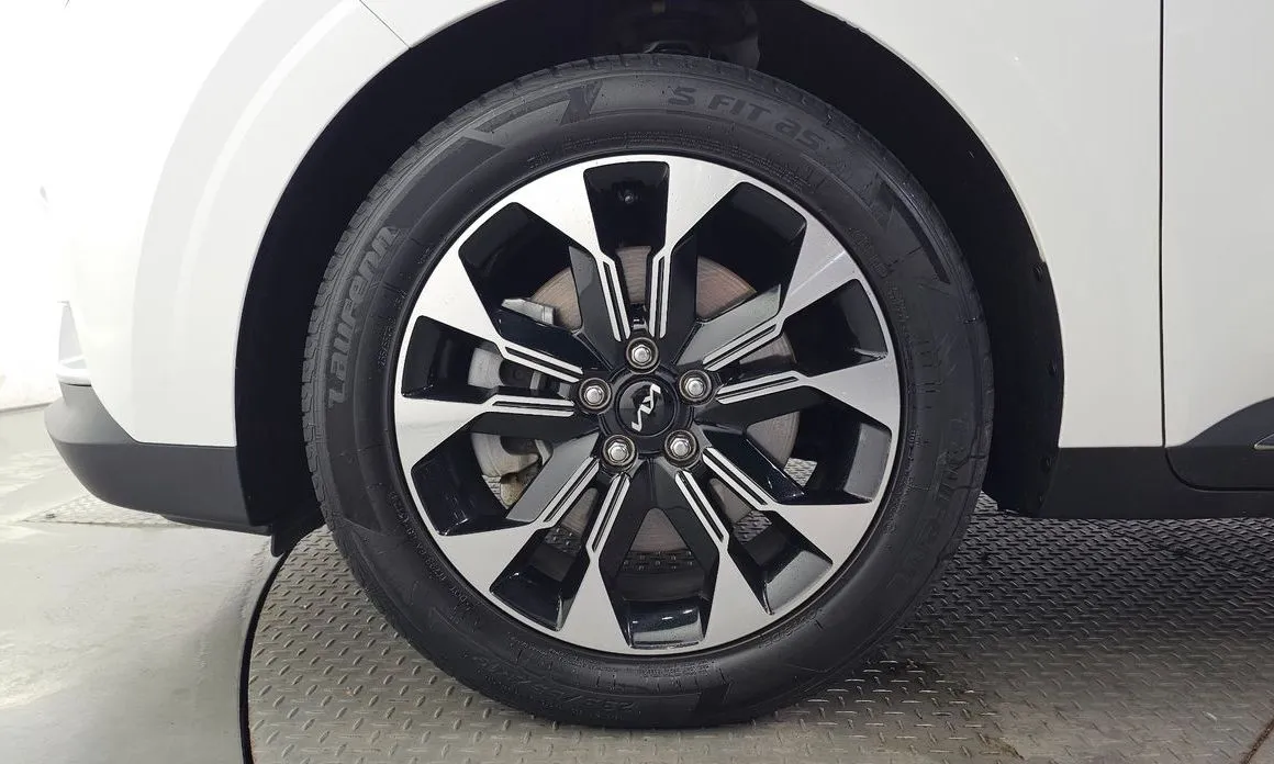 Kia Carnival — фото 10