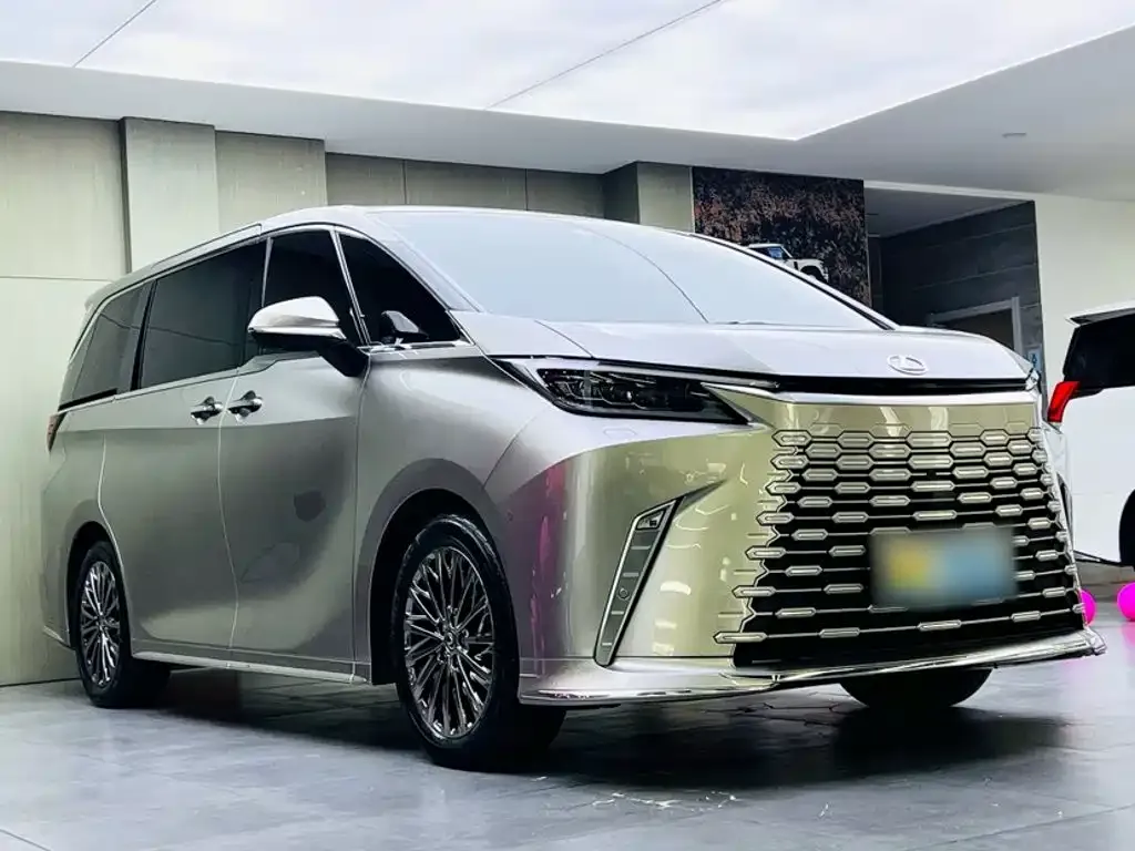 Lexus LM — фото 5