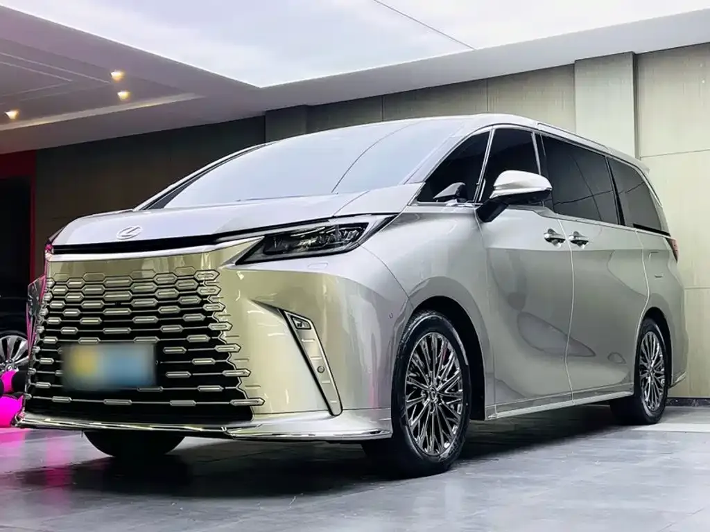 Lexus LM — фото 8