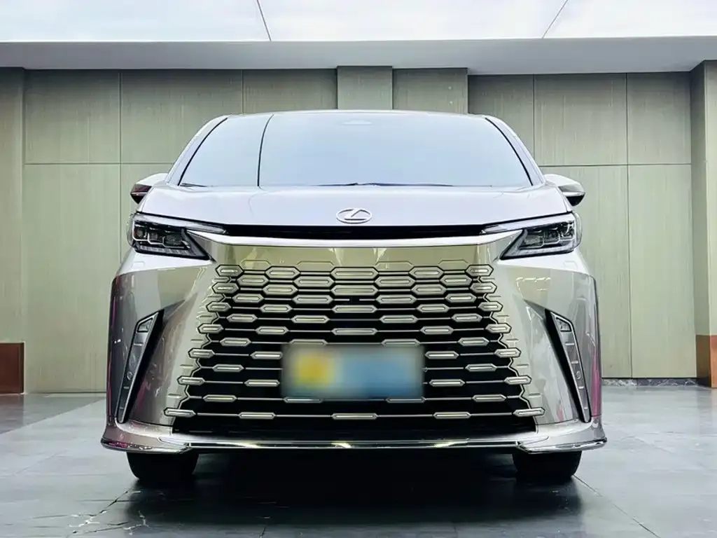 Lexus LM — фото 4