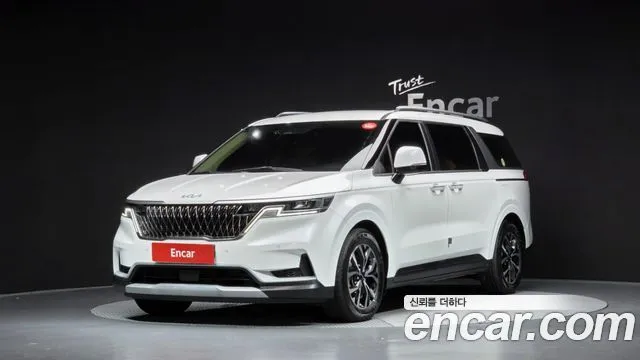 Kia Carnival — фото 1