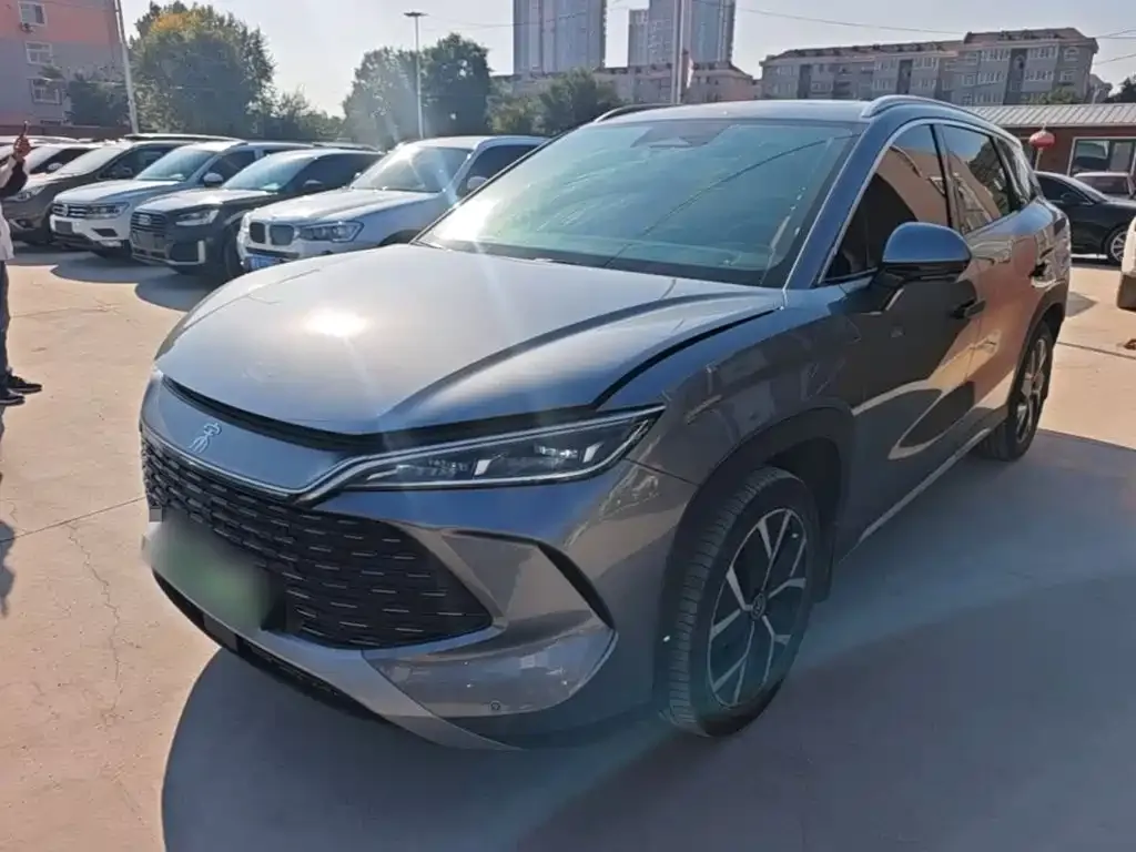 BYD L DM-i — фото 1