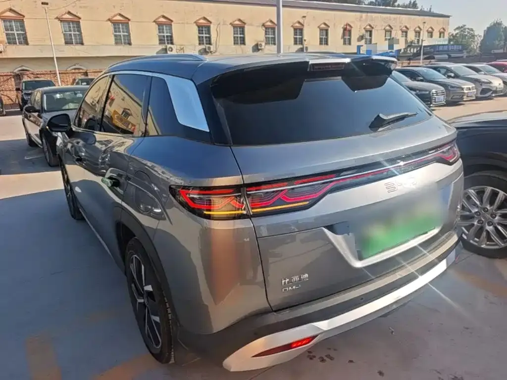 BYD L DM-i — фото 8