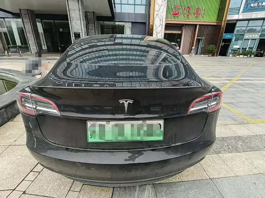 Tesla Model 3 — фото 5