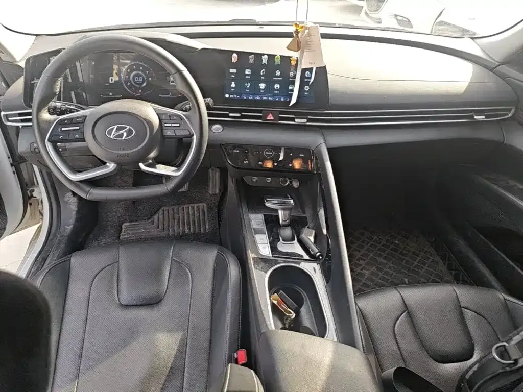 Hyundai Elantra — фото 6