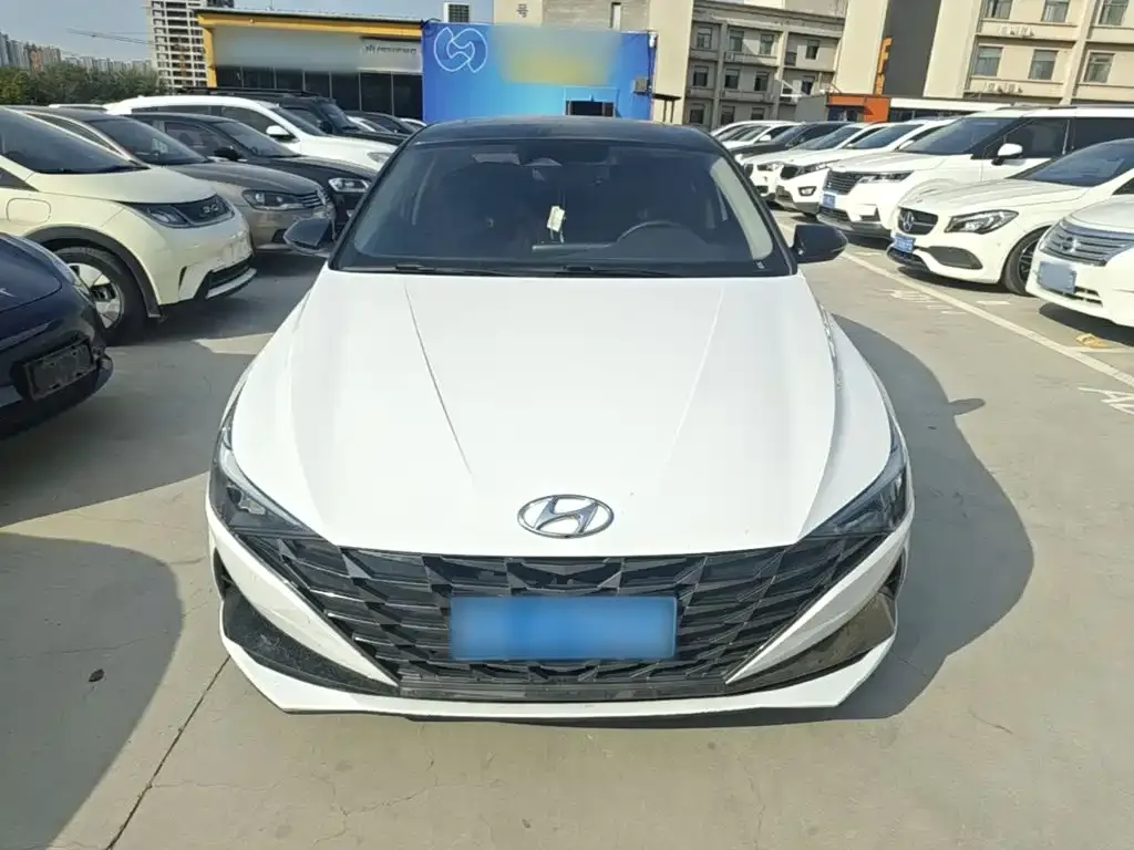 Hyundai Elantra — фото 4
