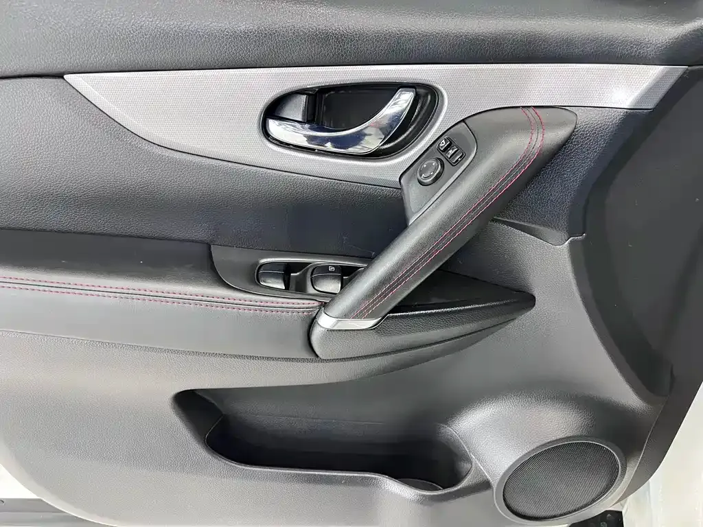 Nissan Qashqai — фото 10
