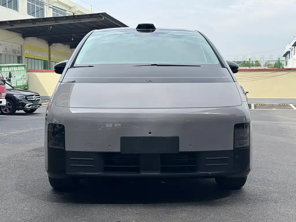 Li Auto MEGA — фото 4