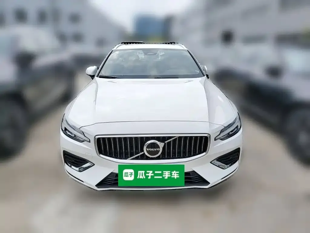 Volvo V60 — фото 10