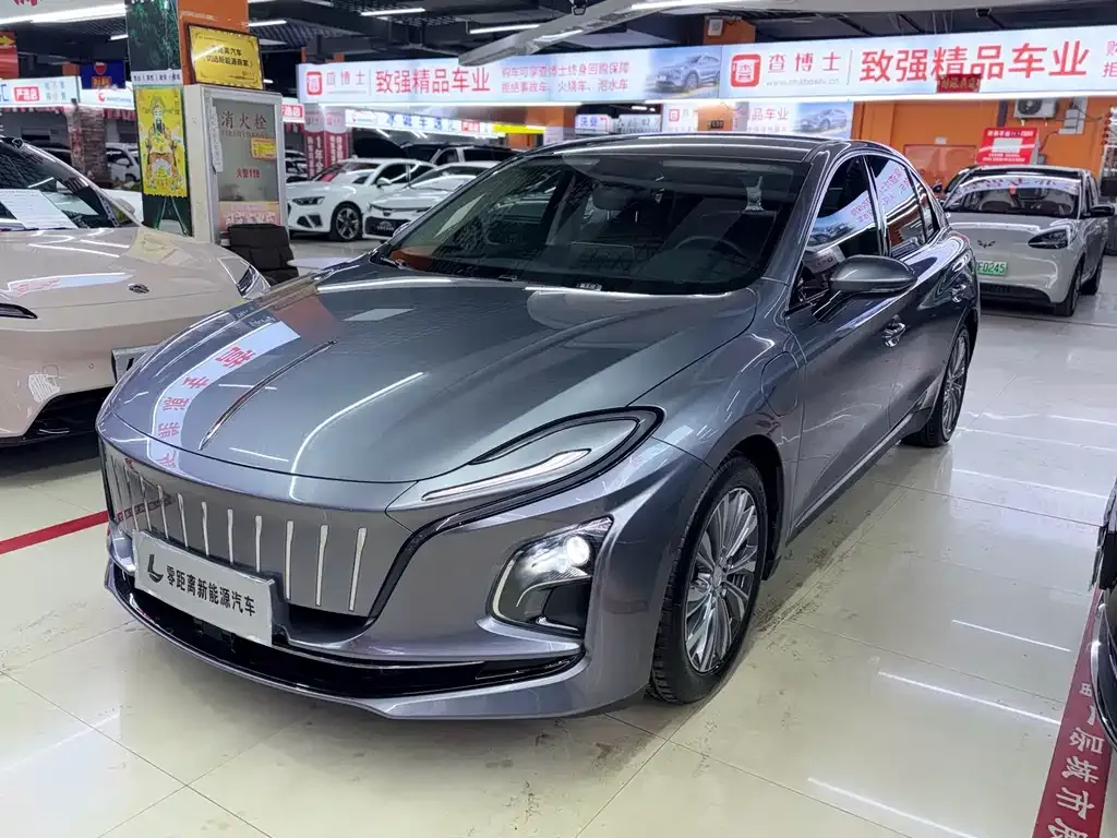 Hongqi E-QM5 — фото 1