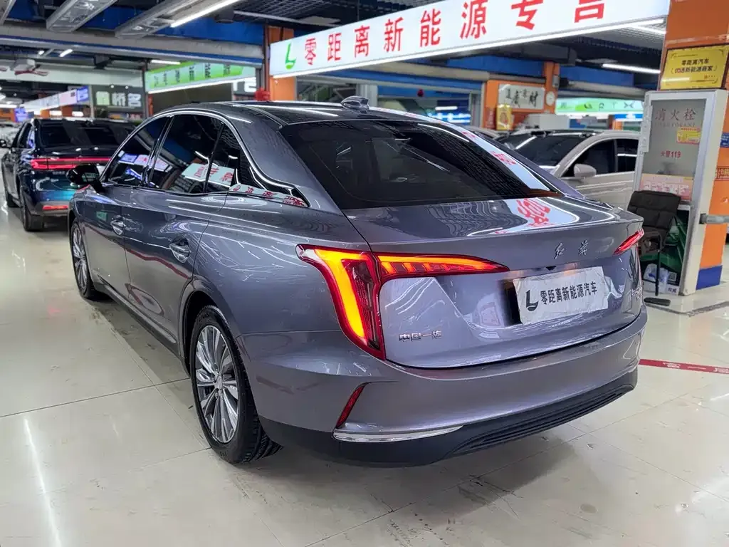 Hongqi E-QM5 — фото 2