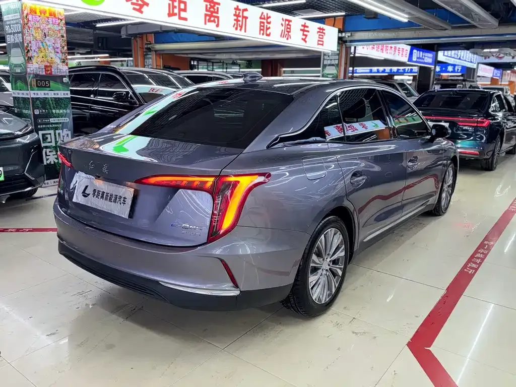Hongqi E-QM5 — фото 8
